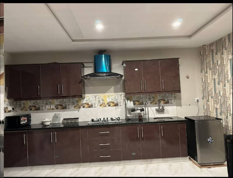 1 BAD FULL FURNISHED APARTMENT FOR RENT IN SECTOR D BAHRIA TOWN 12