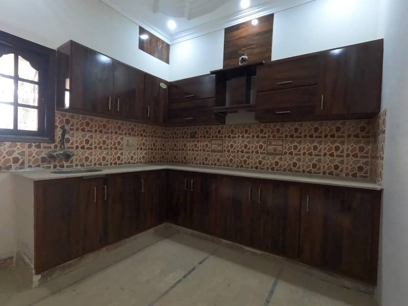 Prime Location House Of 120 Square Yards Is Available For rent 15