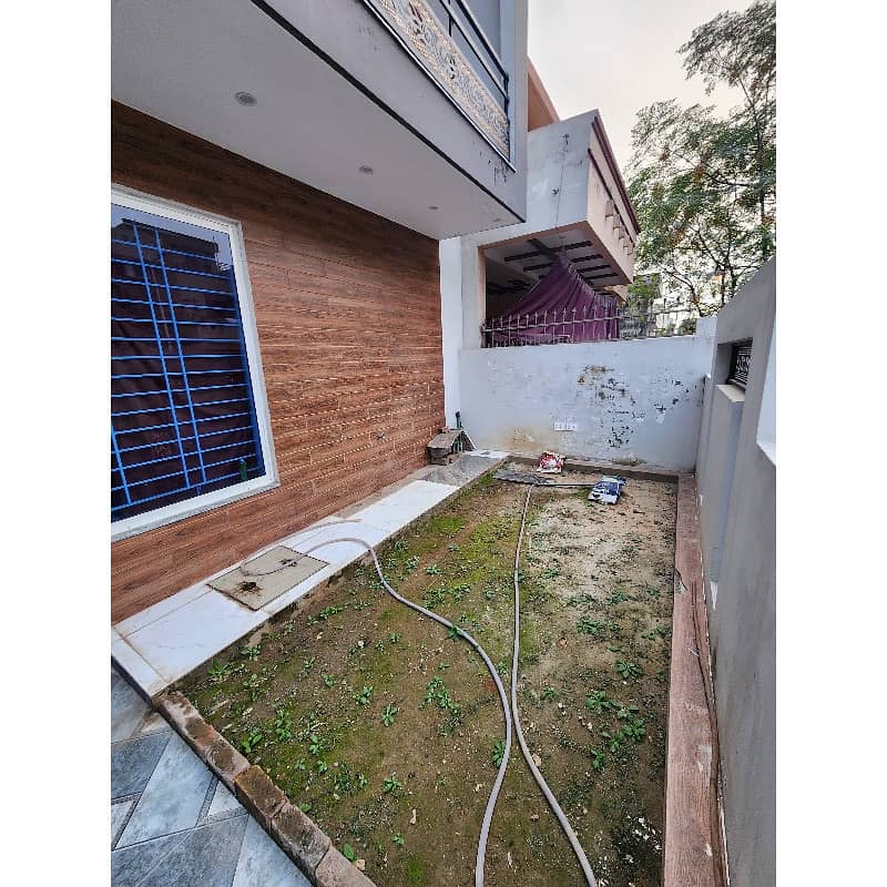 10 Marla Newly Constructed Best Location House Is Available For Sale In Block D Sector D-17 1