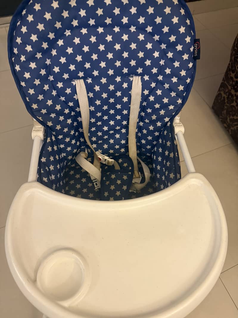 Royal blue tinnies high chair 10/10 condition few months used only 1