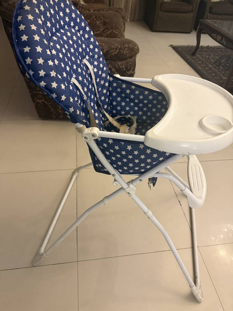 Royal blue tinnies high chair 10/10 condition few months used only 5