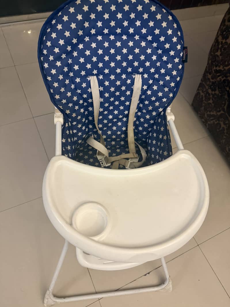 Royal blue tinnies high chair 10/10 condition few months used only 6