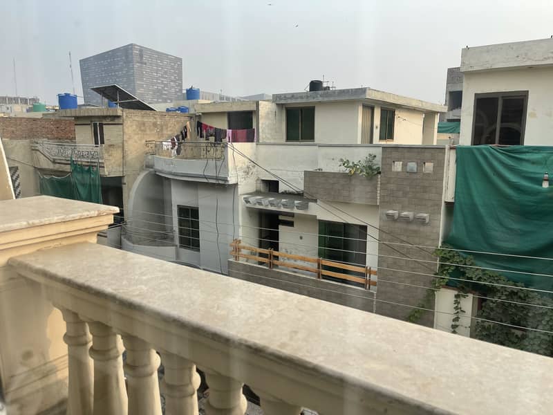 5 Marla Triple Storey House For Sale With 7 Bedrooms Near Emporium Mall And Canal Road 49