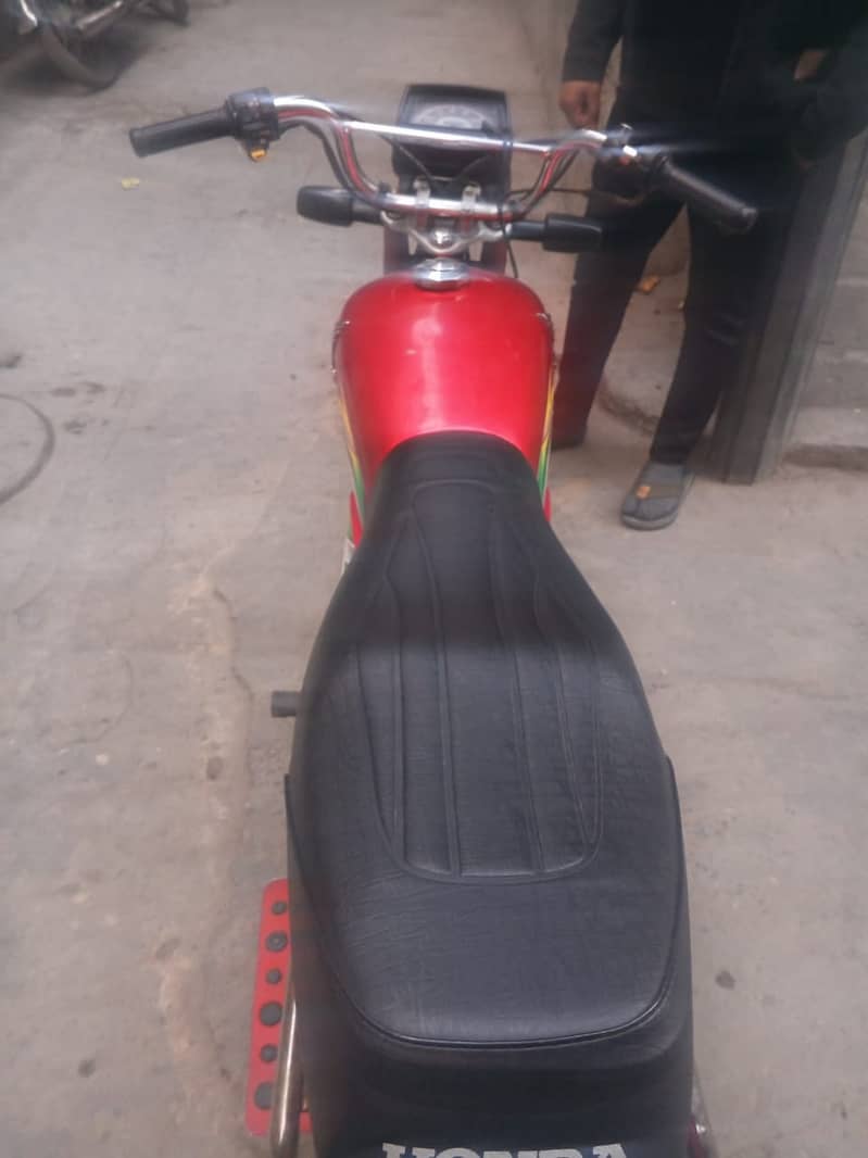 Honda CD 70 2023 3