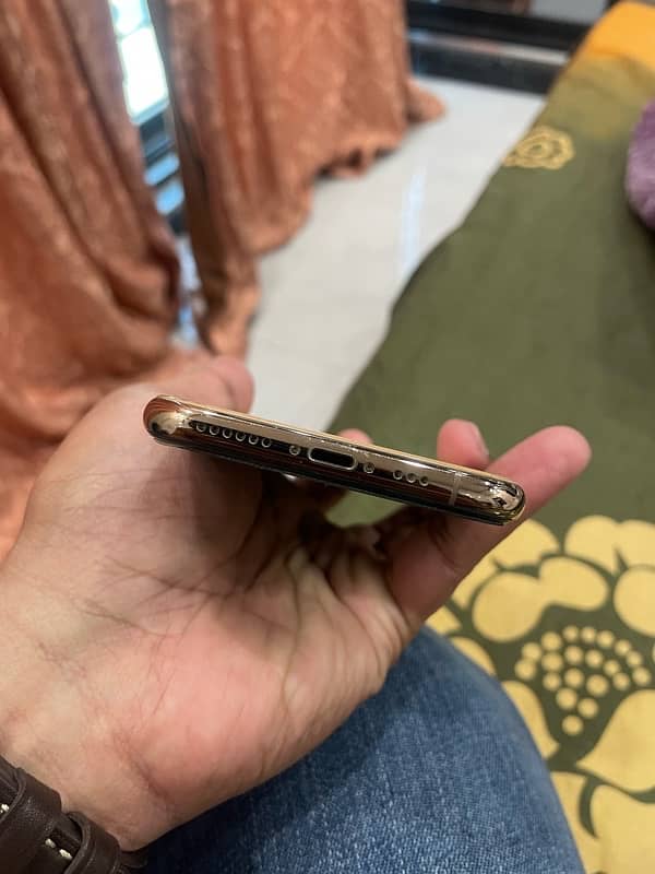 iphone XS PTA Approved (JV) 64 gb 4