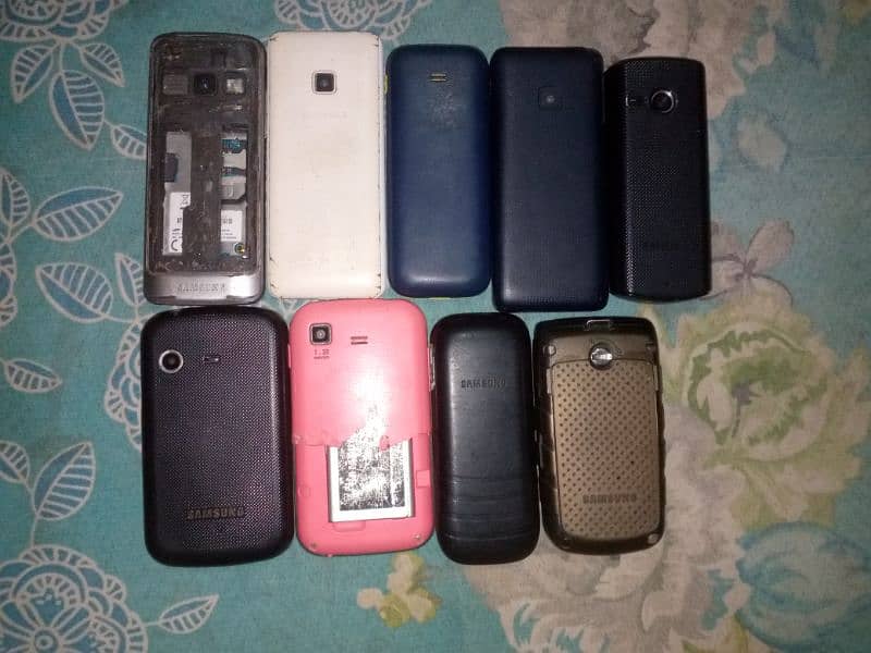 collection of nokia sony Ericsson Samsung and blackberry all ok phones 4