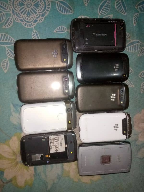 collection of nokia sony Ericsson Samsung and blackberry all ok phones 5