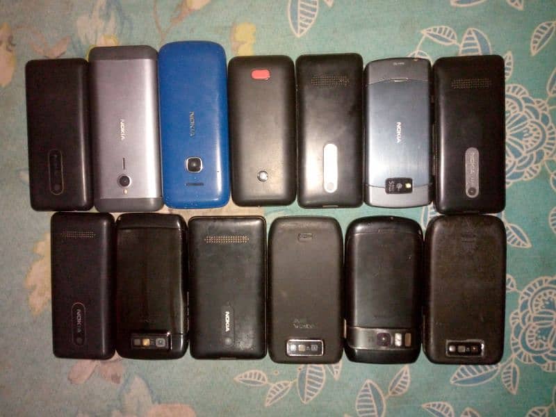 collection of nokia sony Ericsson Samsung and blackberry all ok phones 7