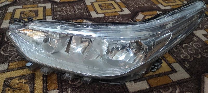 corolla yaris 2020 model head lights orignal 1