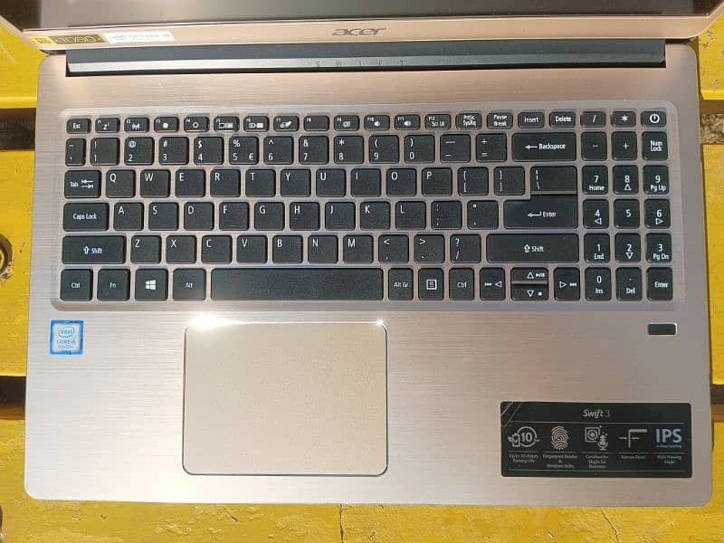 acer Swift 3 SF315-52 series 4