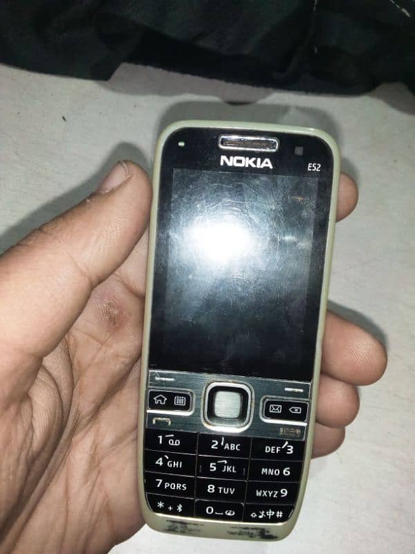 Nokia E52 1