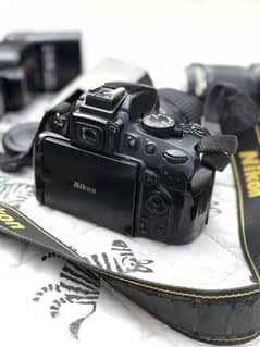 Nikon D5100 with lans