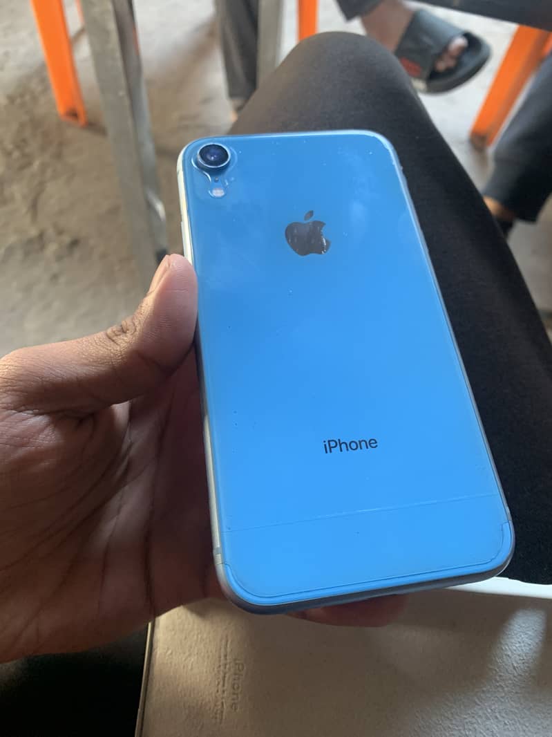 Apple iPhone XR 1