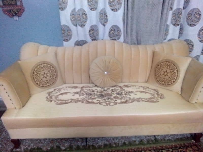 5 seater sofa 0