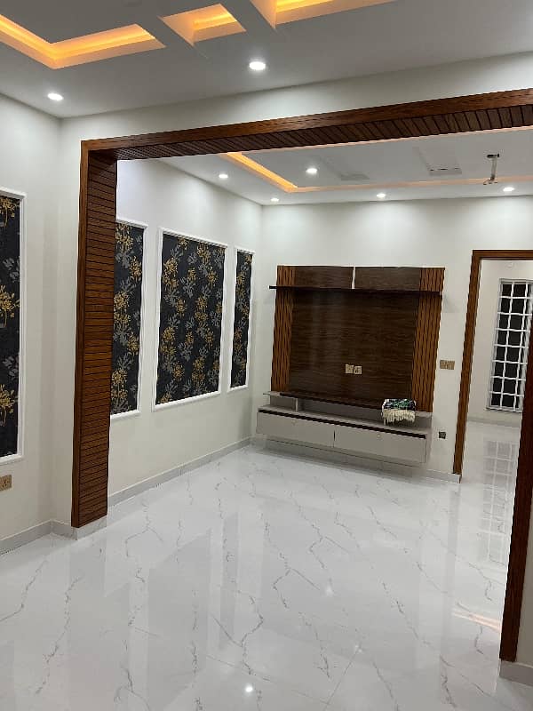 5 Marla House Available In Nashman Iqbal Phase2 4