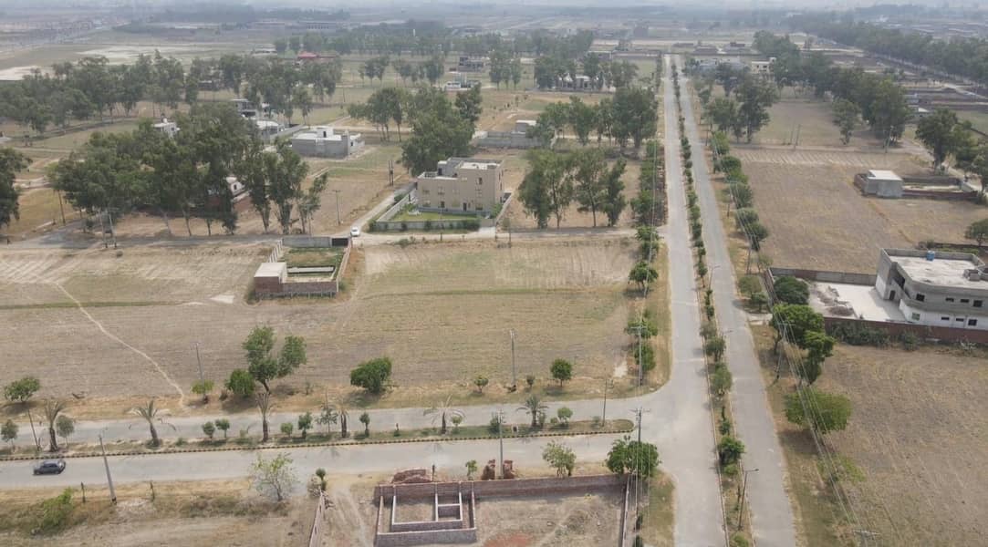 1 Kanal Corner Plot For Sale Good Location Reasonable Price Location 10