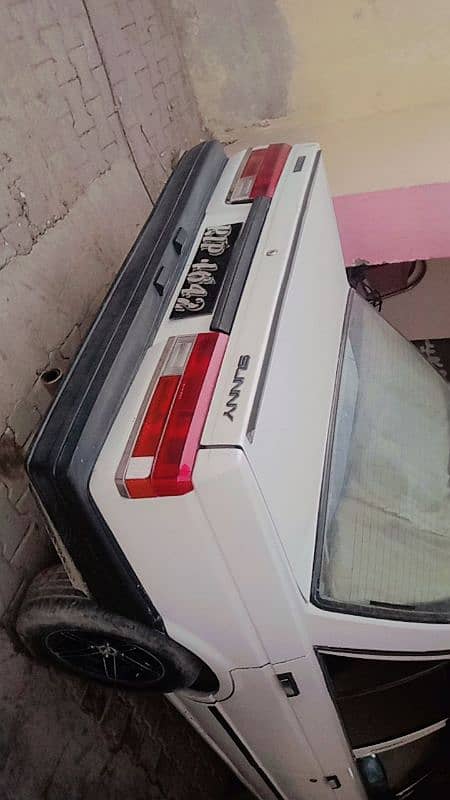 Nissan sunny 4