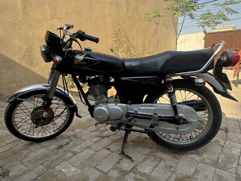 honda 125 urgent sales with golden number installed 7