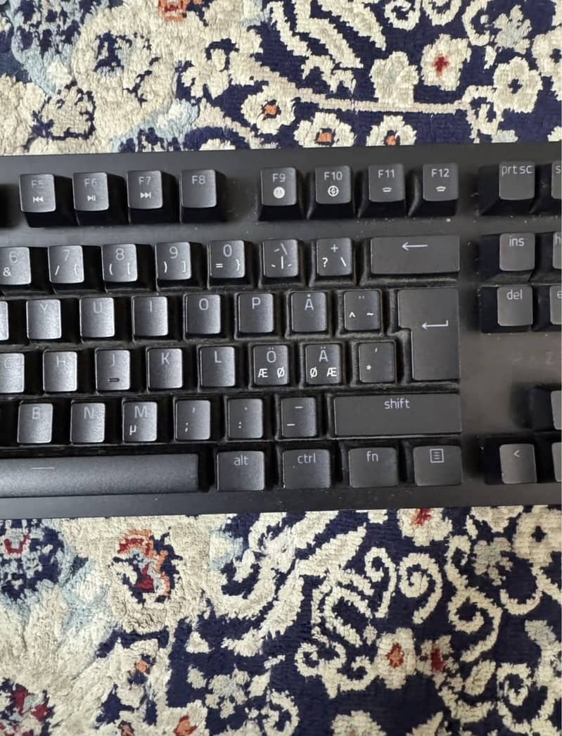 Razer Huntman v2 tkl optical gen 2 switches keyboard 2