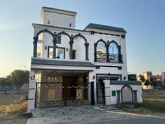 8 MARLA BRAND NEW HOUSE FOR SALE IN VERY REASONABLE PRICE