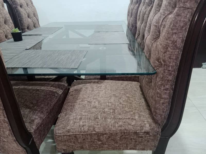 we are selling dining table and 6 chair 3