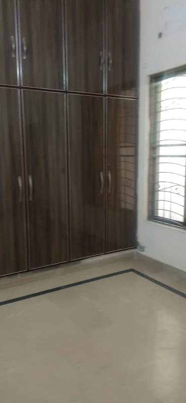 10 MARLA BEST LOCATION AVAILABLE FOR SALE IN NASHEMAN E IQBAL PHASE 1 0