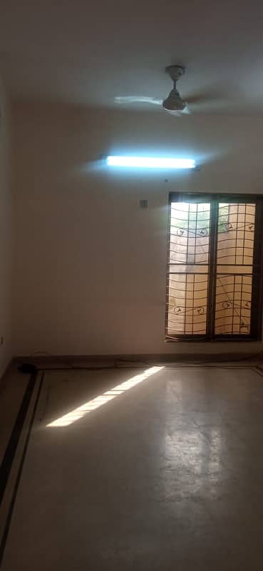 10 MARLA BEST LOCATION AVAILABLE FOR SALE IN NASHEMAN E IQBAL PHASE 1 7