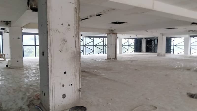 F-11 MARKAZ 8000 SQ. FEET GROUND FLOOR BEST FOR BANKS SHOWROOMS AND EXECTIVE OFFICES 1