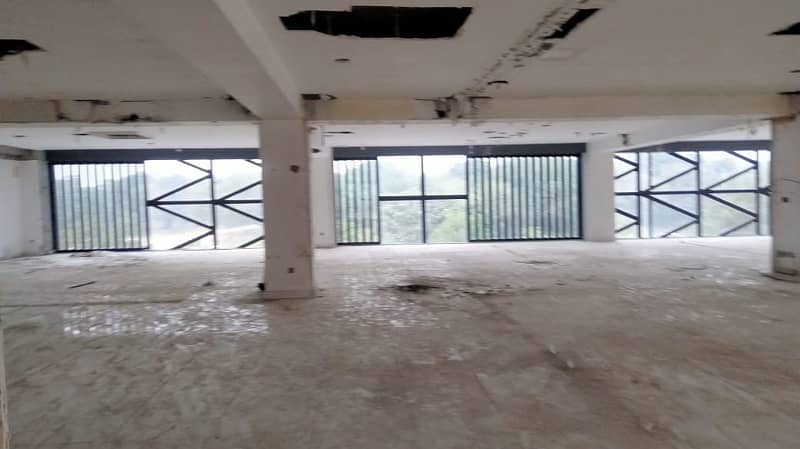 F-11 MARKAZ 8000 SQ. FEET GROUND FLOOR BEST FOR BANKS SHOWROOMS AND EXECTIVE OFFICES 11