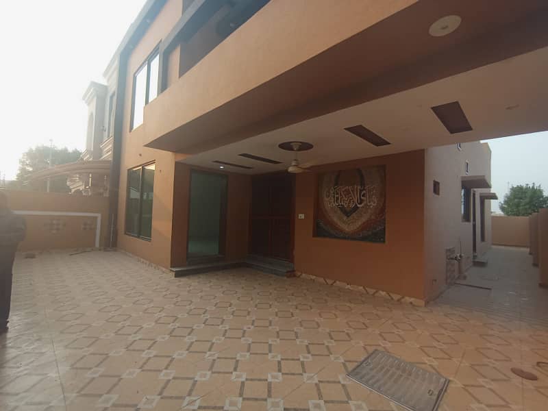 10 Marla 3 Bed House For Sale In Talha Block Bahria Town Lahore 0