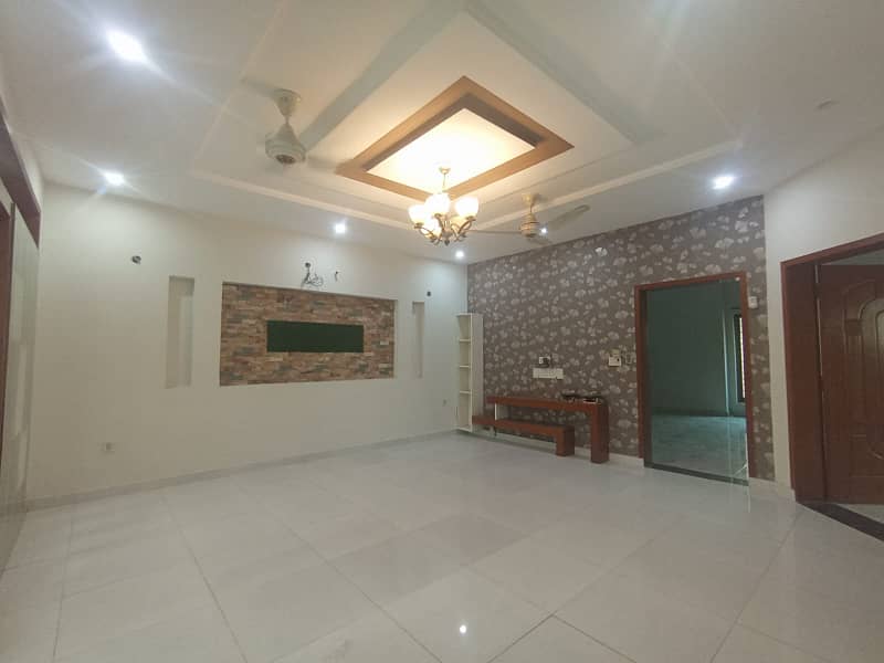 10 Marla 3 Bed House For Sale In Talha Block Bahria Town Lahore 3