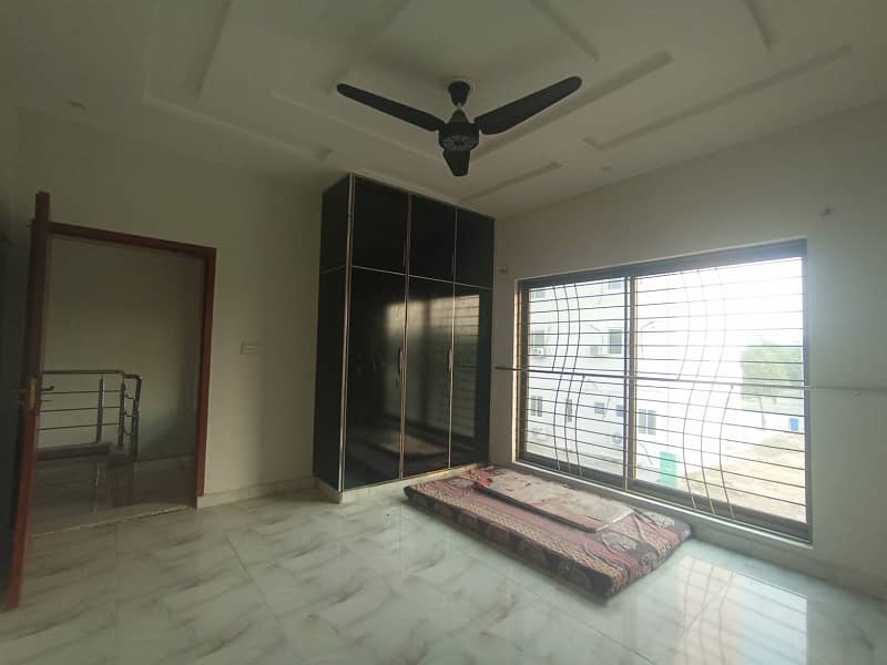 10 Marla 3 Bed House For Sale In Talha Block Bahria Town Lahore 11