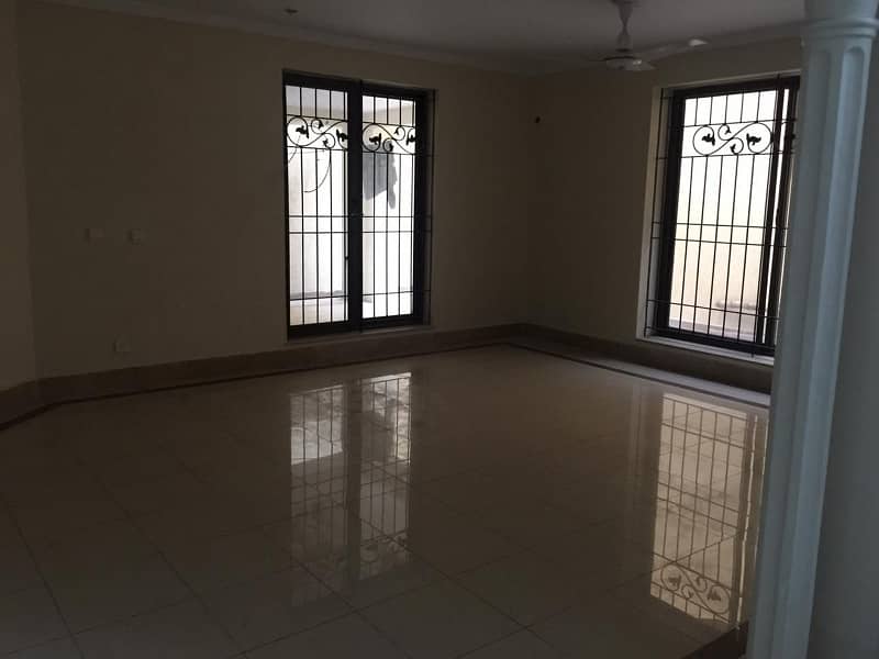 For Sale: Stunning Brand New Designer House In F-7 (60x100) 3