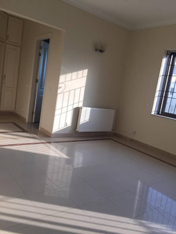 For Sale: Stunning Brand New Designer House In F-7 (60x100) 4