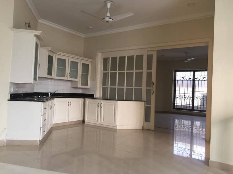 For Sale: Stunning Brand New Designer House In F-7 (60x100) 6