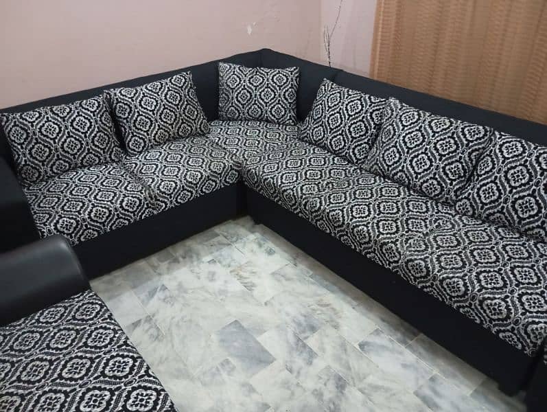 L-shaped sofa set | white and black | Enthusiastic design 4