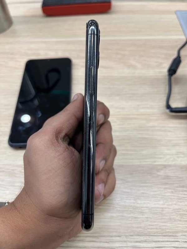 Iphone 11 Pro Spac Grey Pta Approved 256gb with box 1