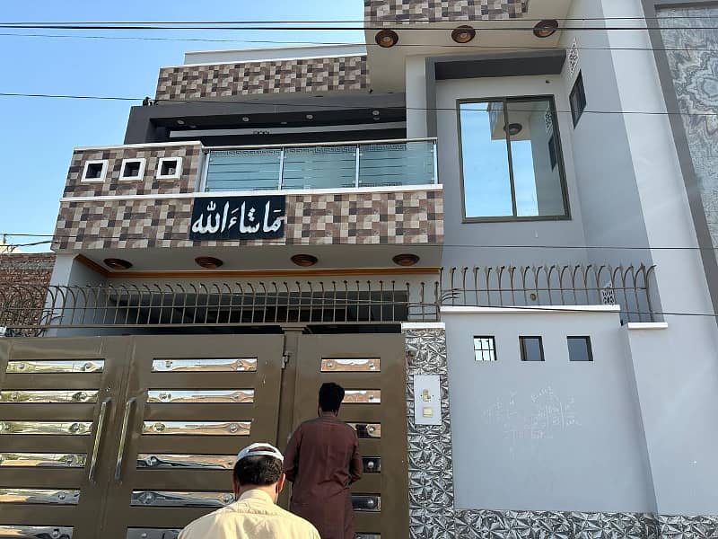 A Centrally Located House Is Available For sale In Model Town 0