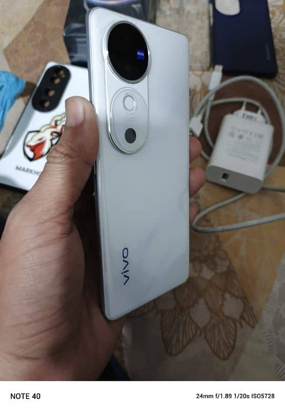 vivo V40 for sell 3