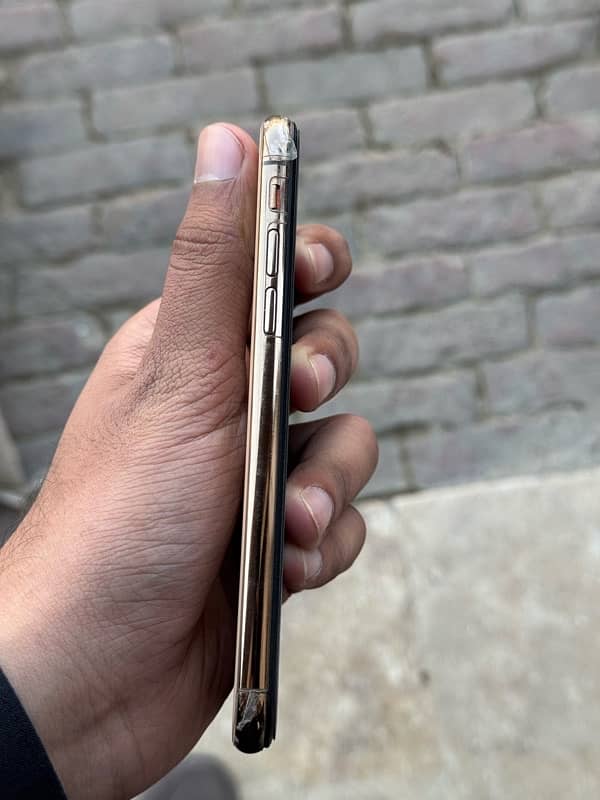 iphone xs 256-GB (PTA Approved) panel changed 4