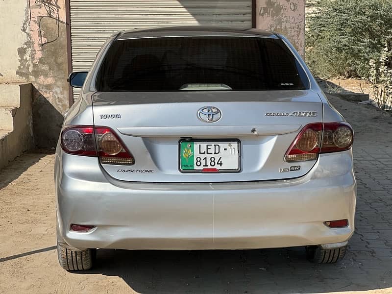 Toyota Corolla Altis 2011 4