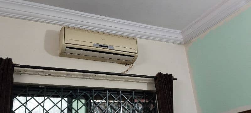 Urgent sale air conditioner AC 1