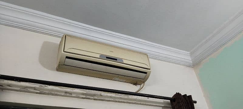 Urgent sale air conditioner AC 2