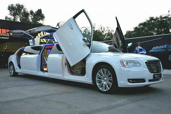 Luxury Cars On Rent Range Rover Audi V8 Limousine Coaster Rent A Car 2