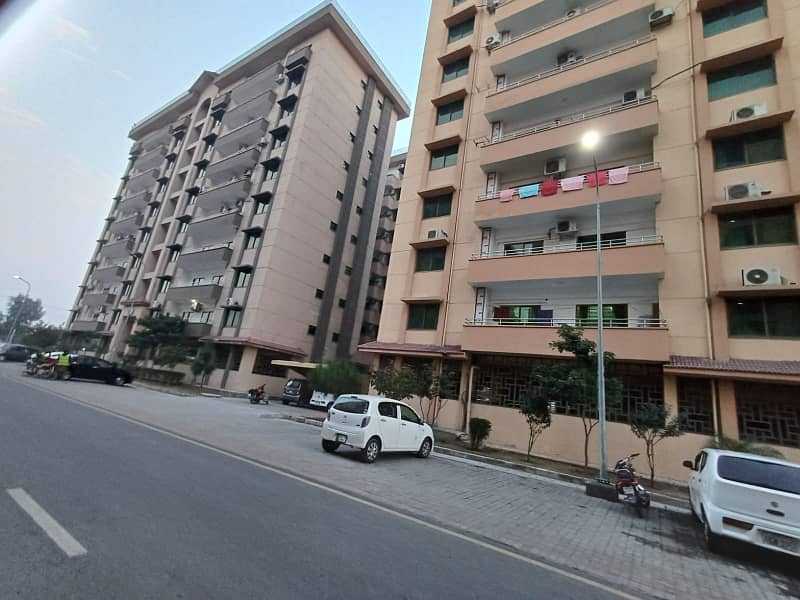 This Is A Three Bedroom Apartment With All Amenities 2