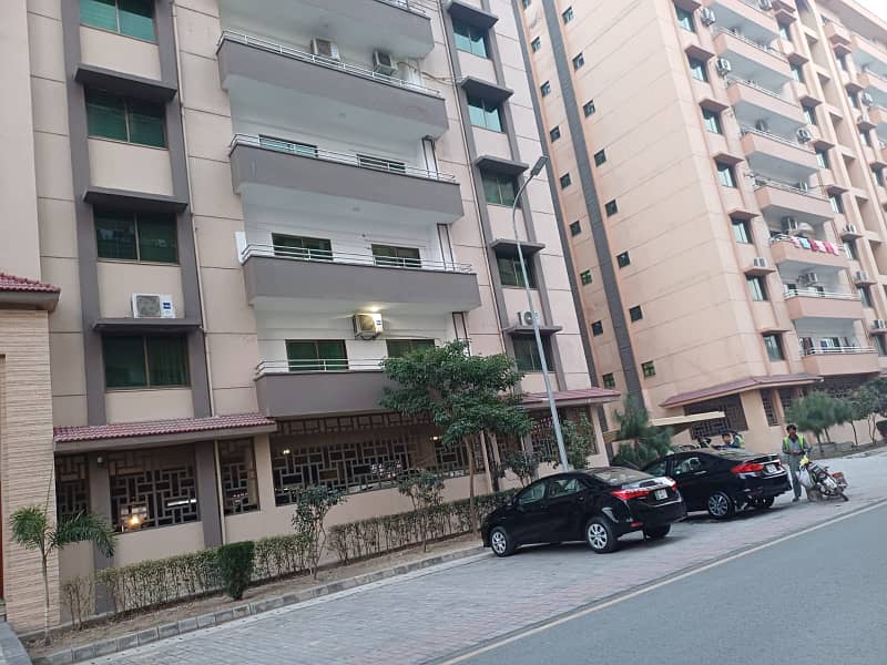 This Is A Three Bedroom Apartment With All Amenities 4