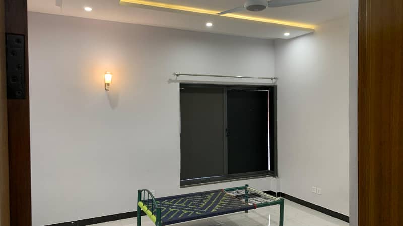 10 Marla house upper portion available for rent in bahria enclave Islamabad 6