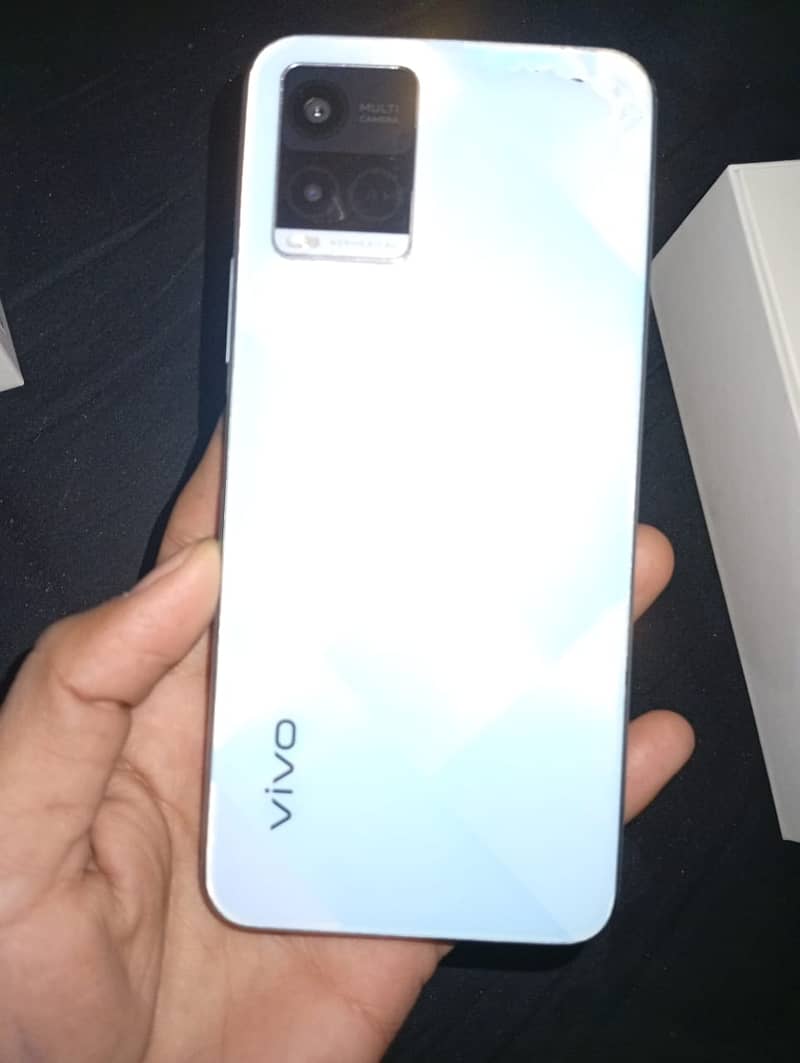 this mobile is vivo y21 10/10 condition num 03094396930 0