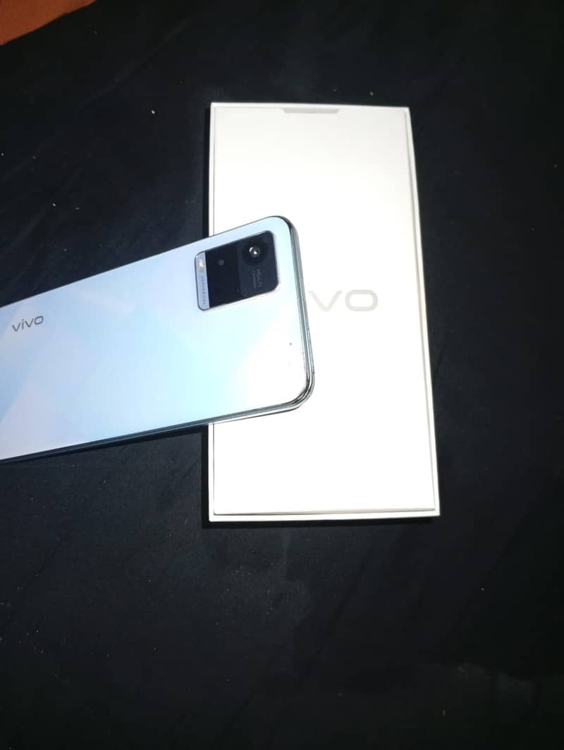 this mobile is vivo y21 10/10 condition num 03094396930 3