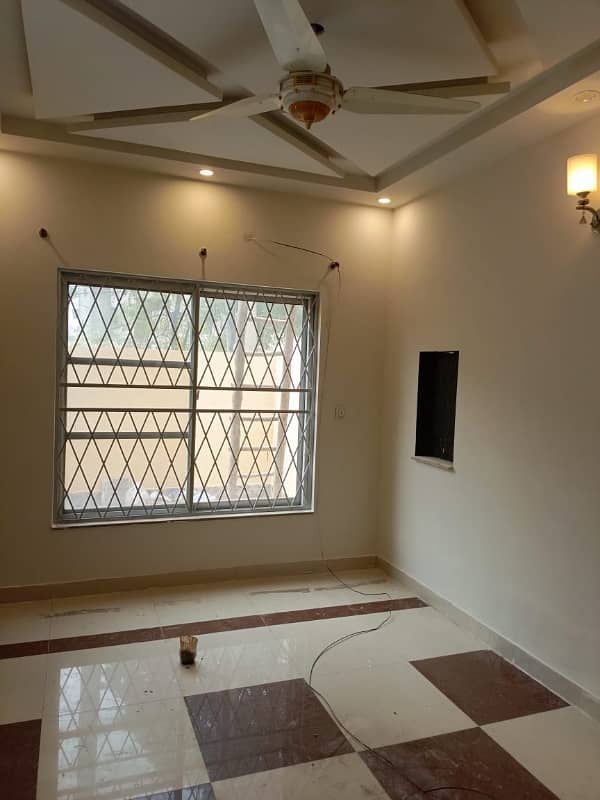 10 Marla House for Rent in PCSIR Phase 2 4